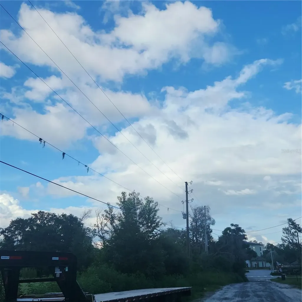 4137 New River Road Zephyrhills FL 33542