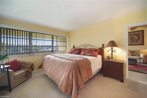 4613 SE 5th Avenue Cape Coral FL 33904