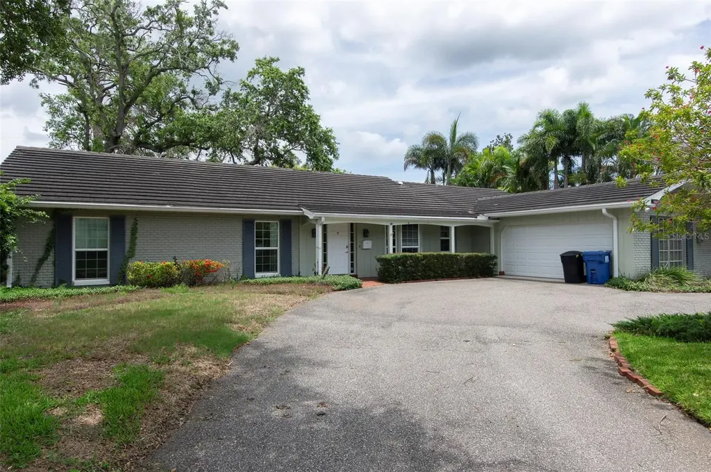 3275 Walnut Street NE St Petersburg FL 33704
