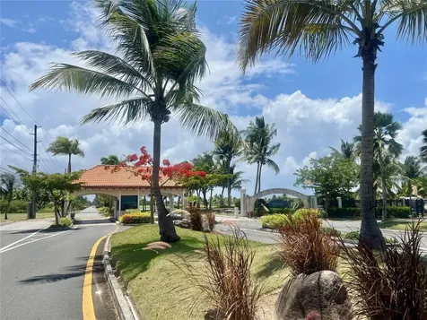 303 Coral Street Rio Grande PR 00745