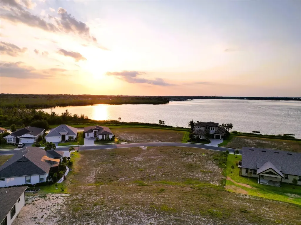 512 Adams View Lane Auburndale FL 33823