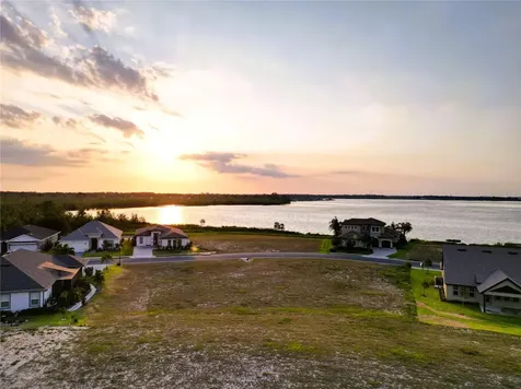 512 Adams View Lane Auburndale FL 33823