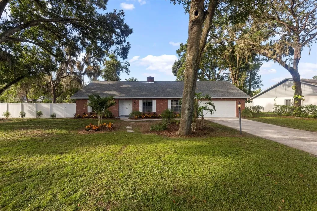 1802 Parkwood Drive Valrico FL 33594