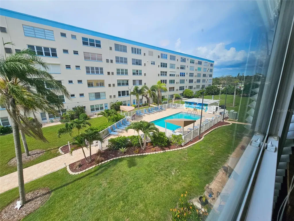 2960 S 59th Street Gulfport FL 33707