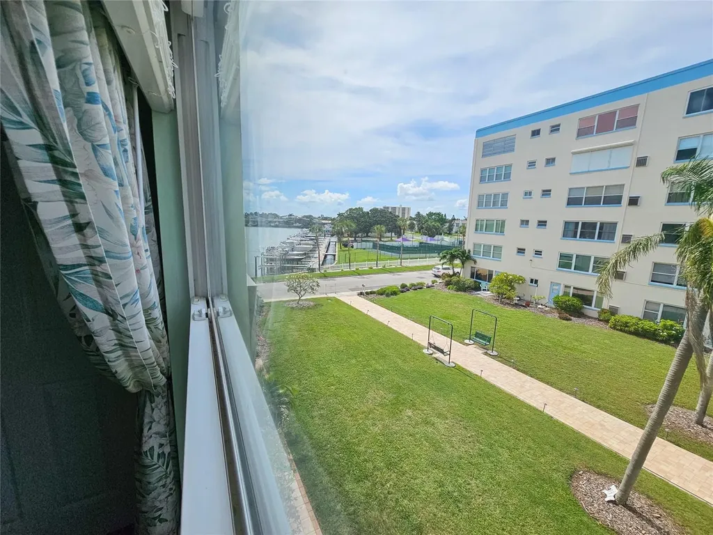 2960 S 59th Street Gulfport FL 33707