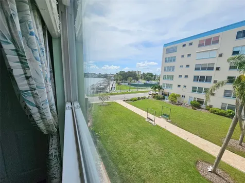 2960 S 59th Street Gulfport FL 33707