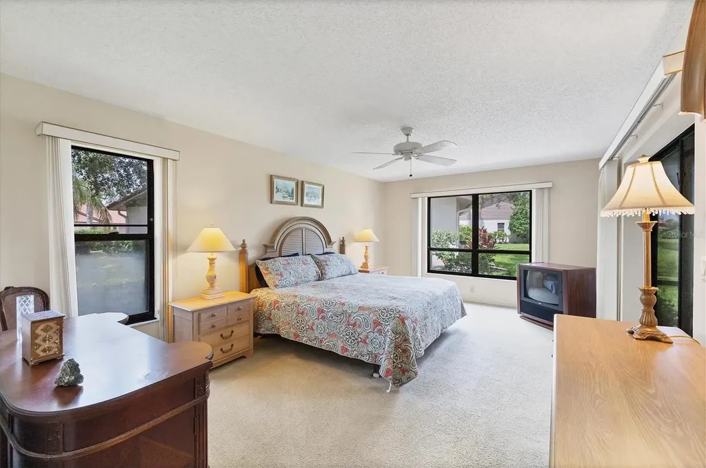 4001 Wilshire Circle E Sarasota FL 34238