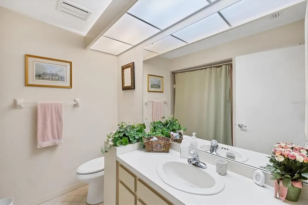 4001 Wilshire Circle E Sarasota FL 34238