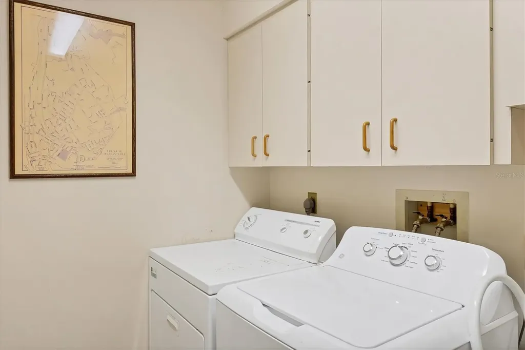 4001 Wilshire Circle E Sarasota FL 34238
