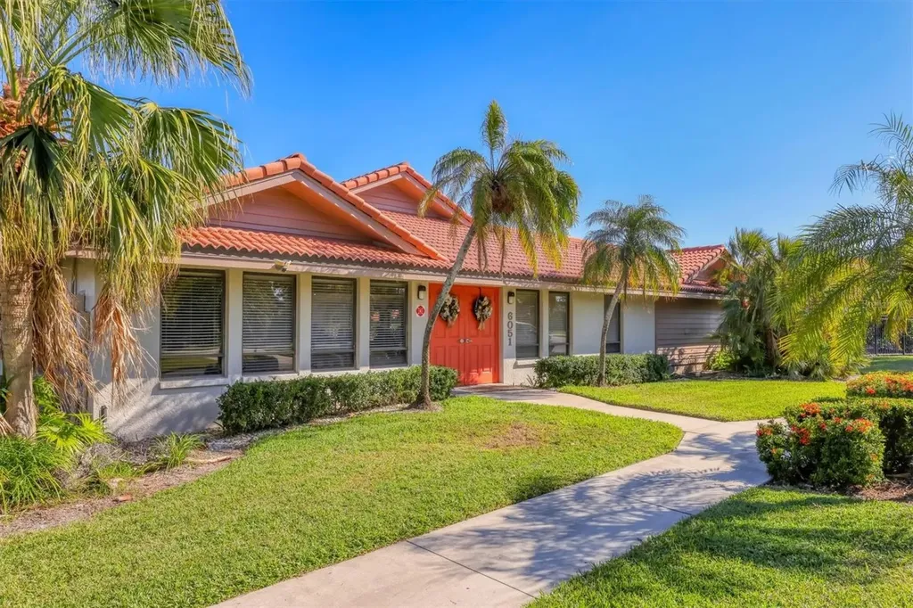 4001 Wilshire Circle E Sarasota FL 34238