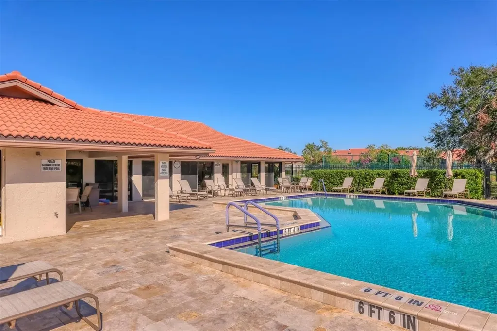 4001 Wilshire Circle E Sarasota FL 34238
