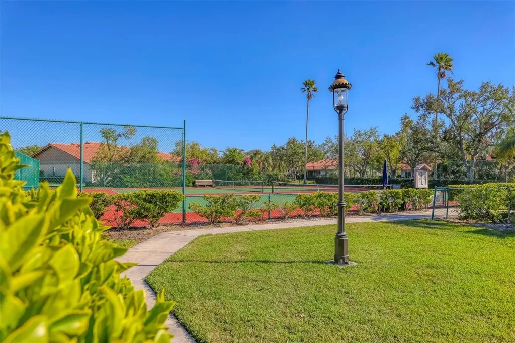 4001 Wilshire Circle E Sarasota FL 34238