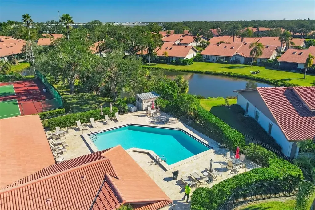 4001 Wilshire Circle E Sarasota FL 34238