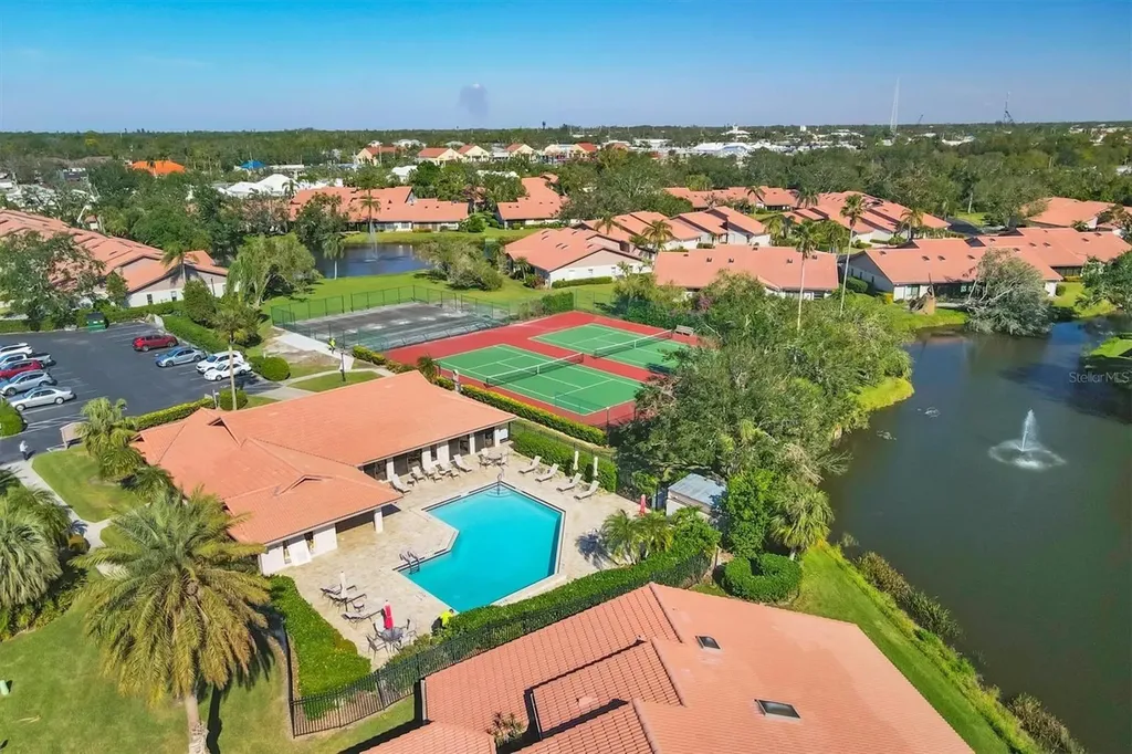 4001 Wilshire Circle E Sarasota FL 34238