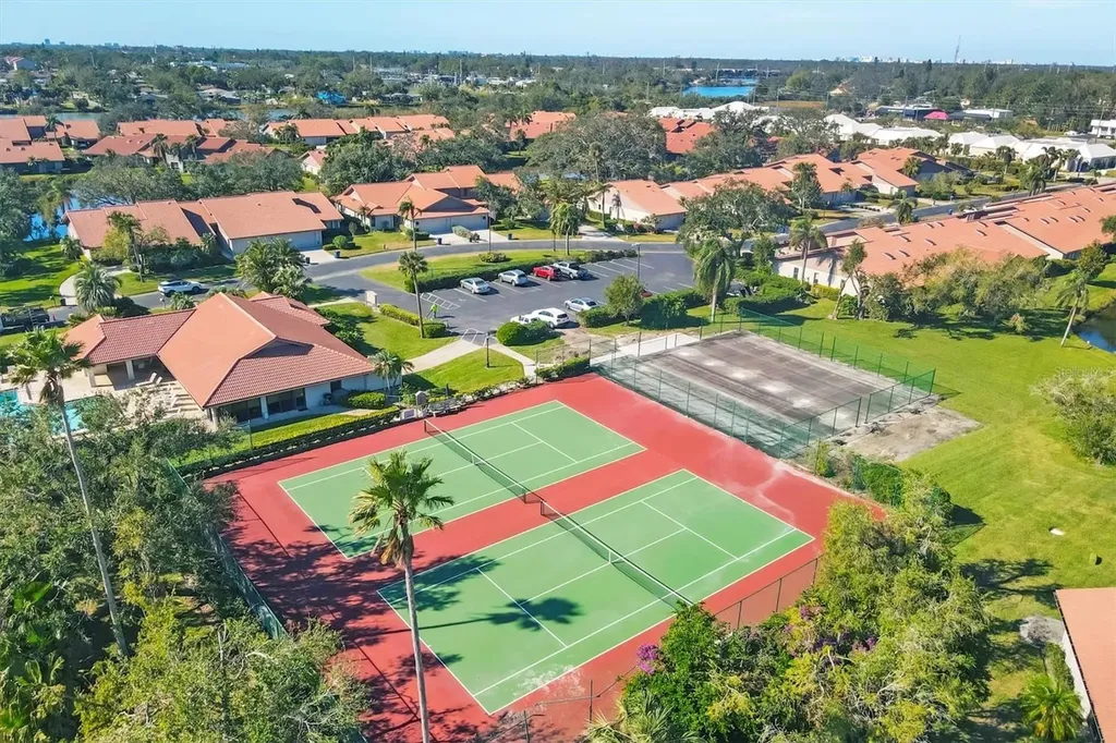 4001 Wilshire Circle E Sarasota FL 34238