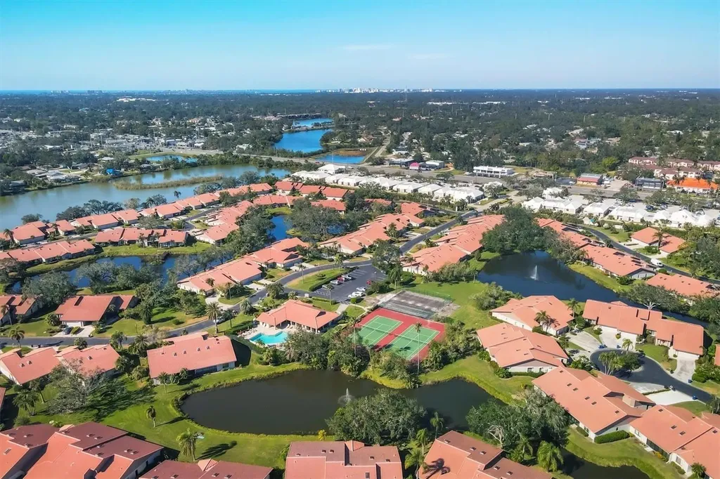4001 Wilshire Circle E Sarasota FL 34238