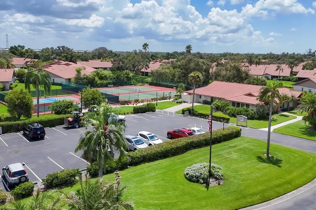 4001 Wilshire Circle E Sarasota FL 34238