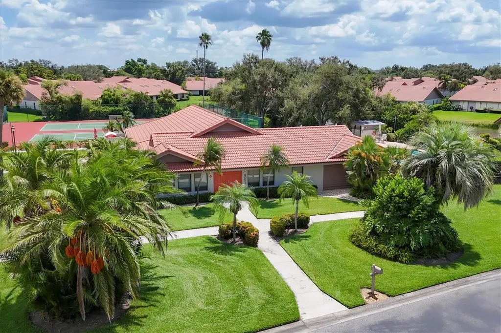 4001 Wilshire Circle E Sarasota FL 34238