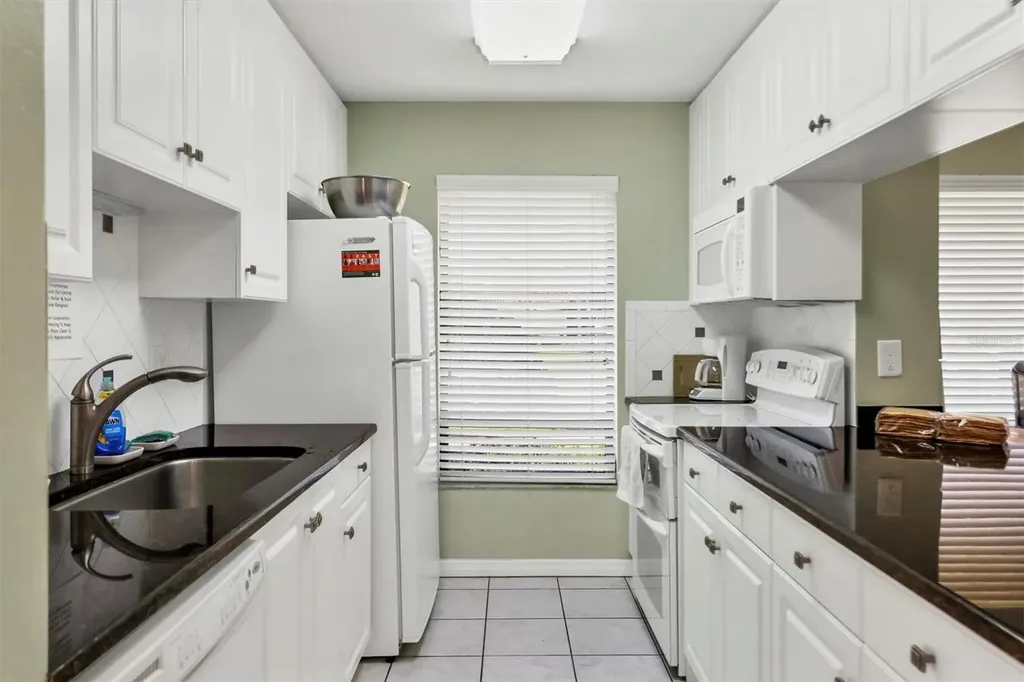 4001 Wilshire Circle E Sarasota FL 34238