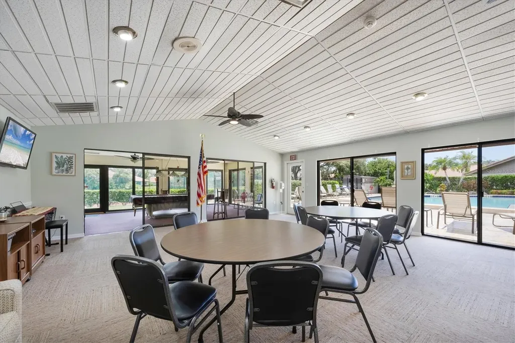 4001 Wilshire Circle E Sarasota FL 34238
