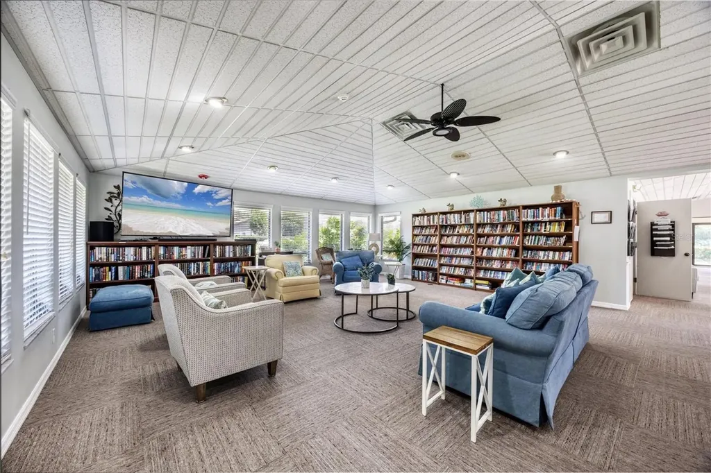 4001 Wilshire Circle E Sarasota FL 34238