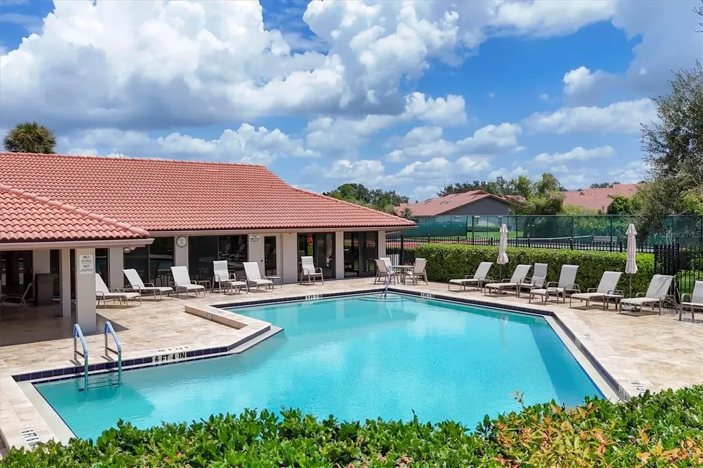 4001 Wilshire Circle E Sarasota FL 34238