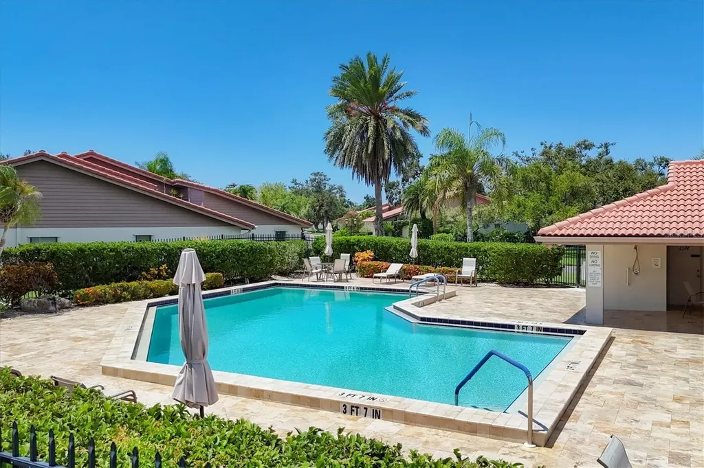 4001 Wilshire Circle E Sarasota FL 34238