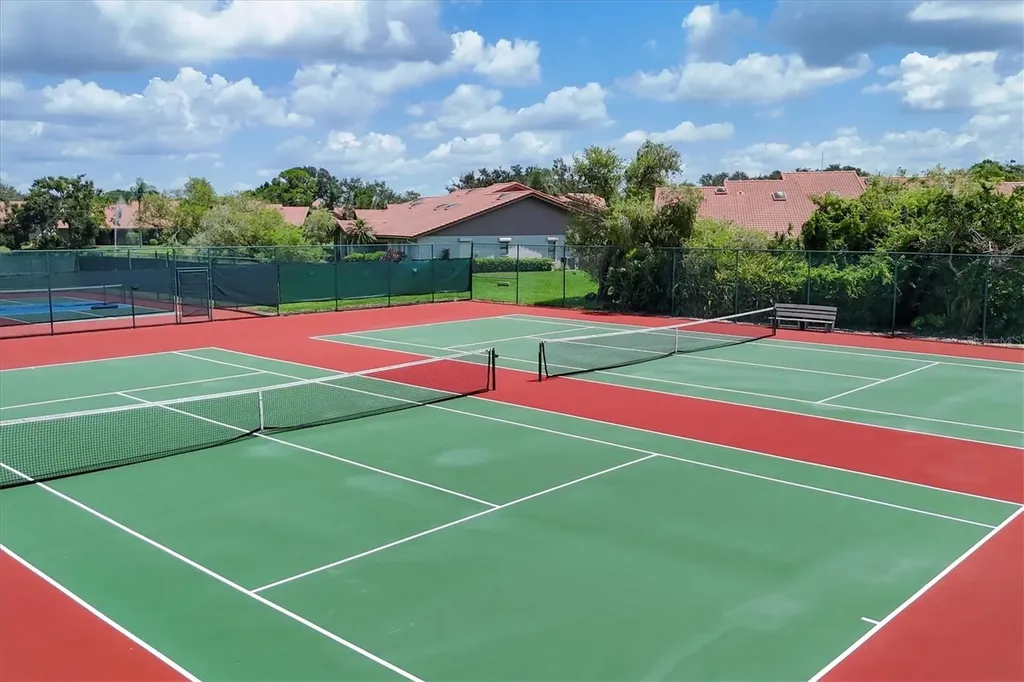 4001 Wilshire Circle E Sarasota FL 34238