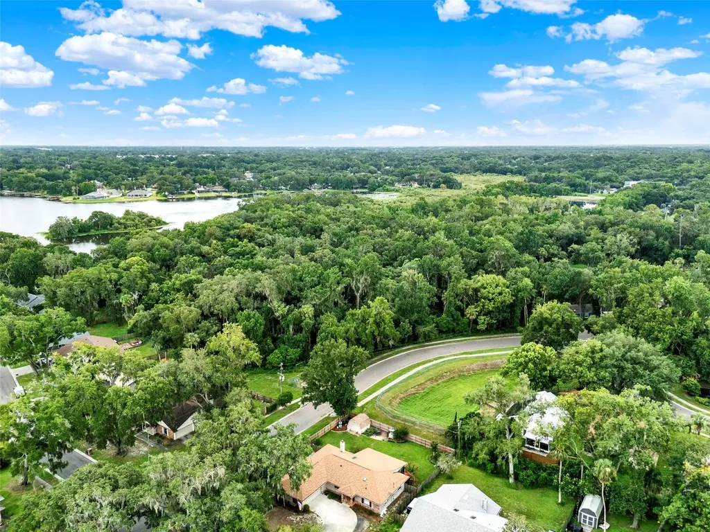 390 Lake Mccoy Drive Apopka FL 32712