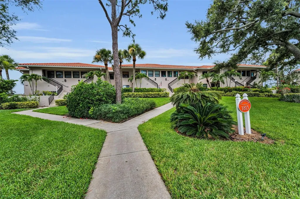 1813 Mariner Drive Tarpon Springs FL 34689