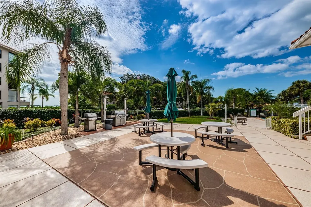 1813 Mariner Drive Tarpon Springs FL 34689