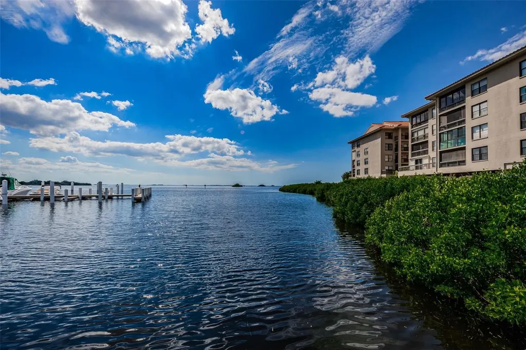 1813 Mariner Drive Tarpon Springs FL 34689