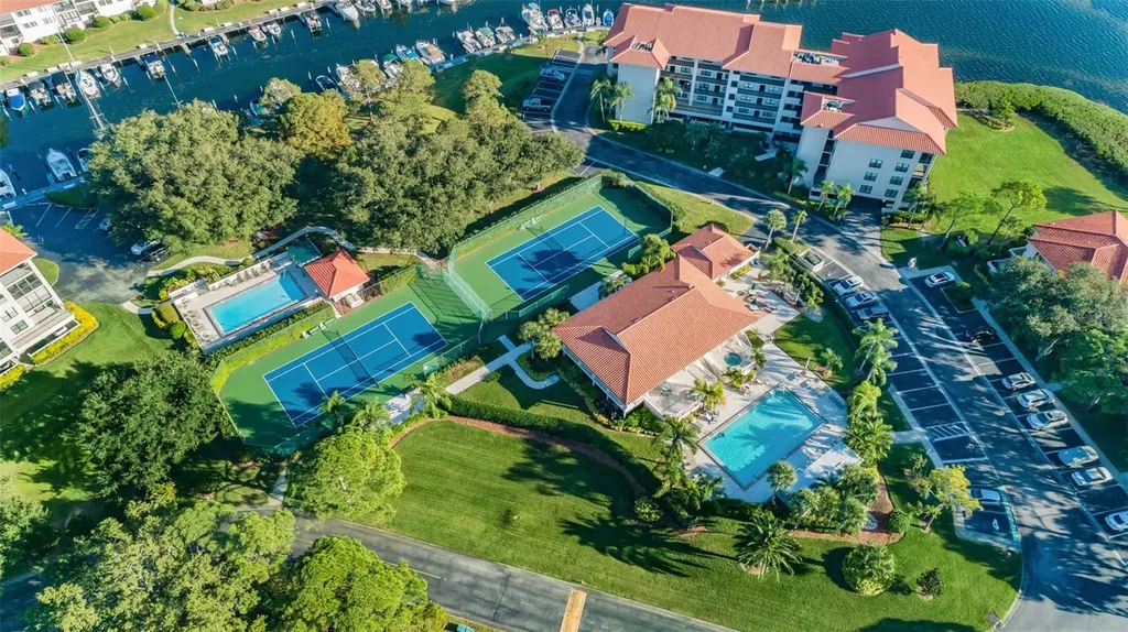 1813 Mariner Drive Tarpon Springs FL 34689