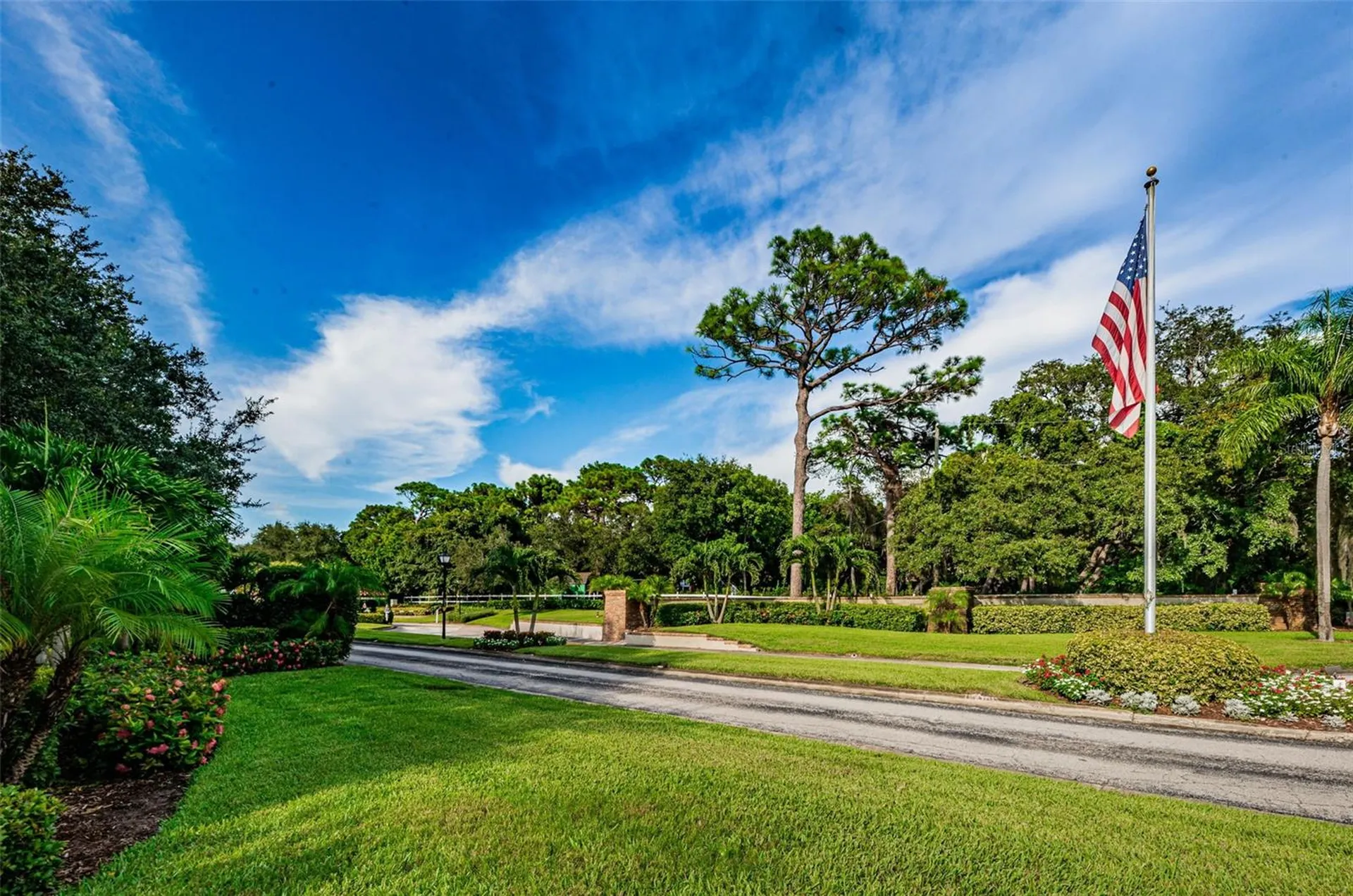 1813 Mariner Drive Tarpon Springs FL 34689
