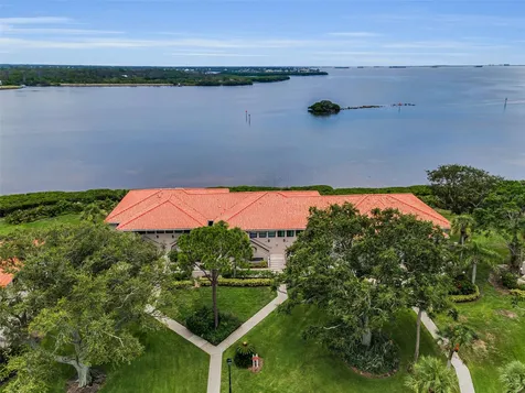 1813 Mariner Drive Tarpon Springs FL 34689