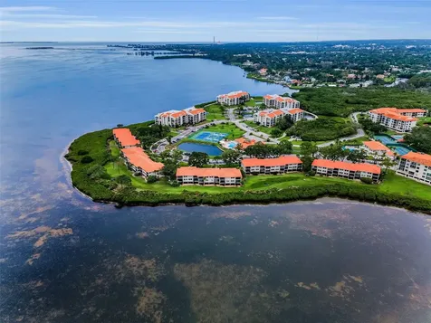 1813 Mariner Drive Tarpon Springs FL 34689