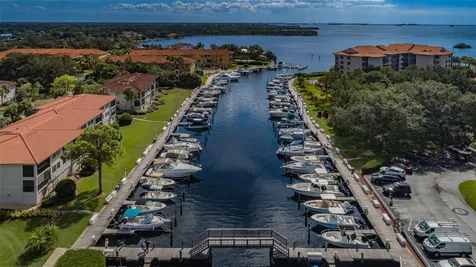 1813 Mariner Drive Tarpon Springs FL 34689