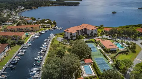 1813 Mariner Drive Tarpon Springs FL 34689