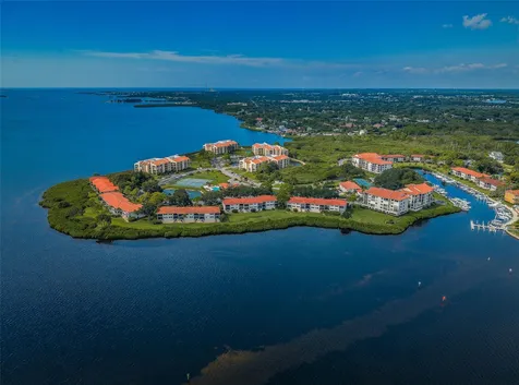 1813 Mariner Drive Tarpon Springs FL 34689