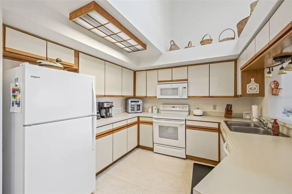 699 Malta Court NE St Petersburg FL 33703