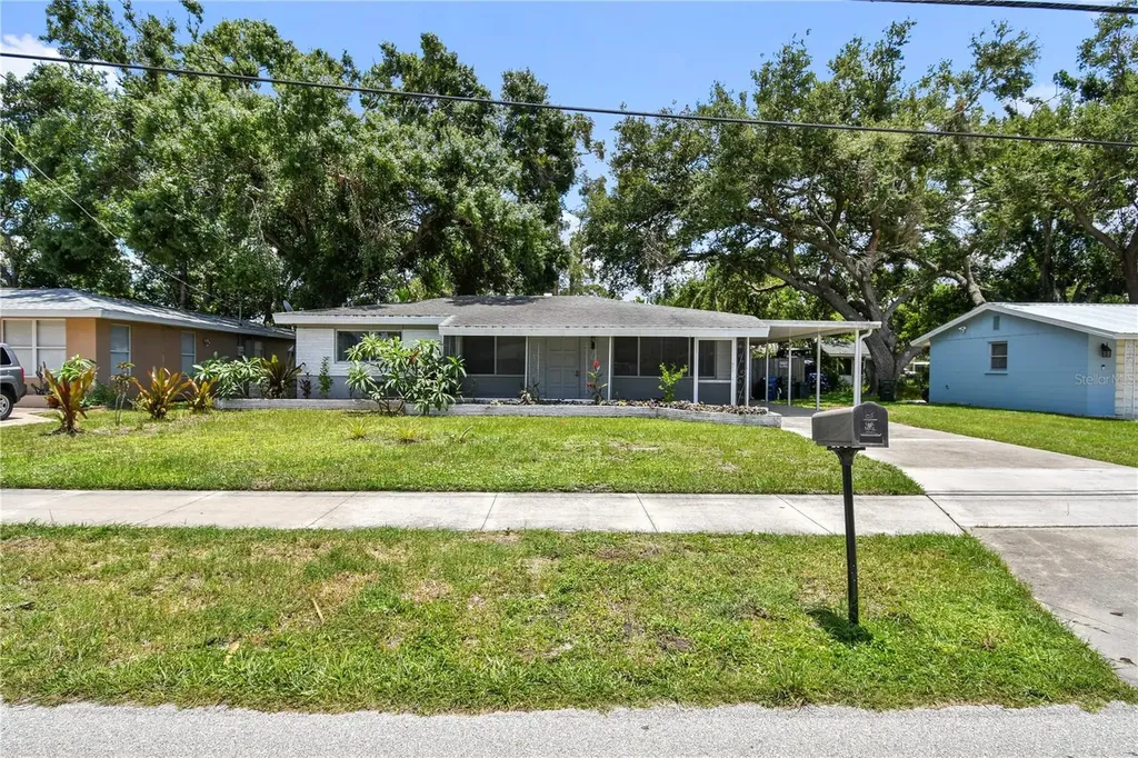 4484 Brooksdale Drive Sarasota FL 34232