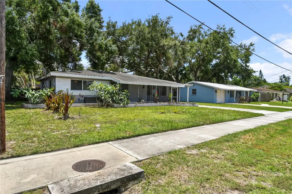 4484 Brooksdale Drive Sarasota FL 34232