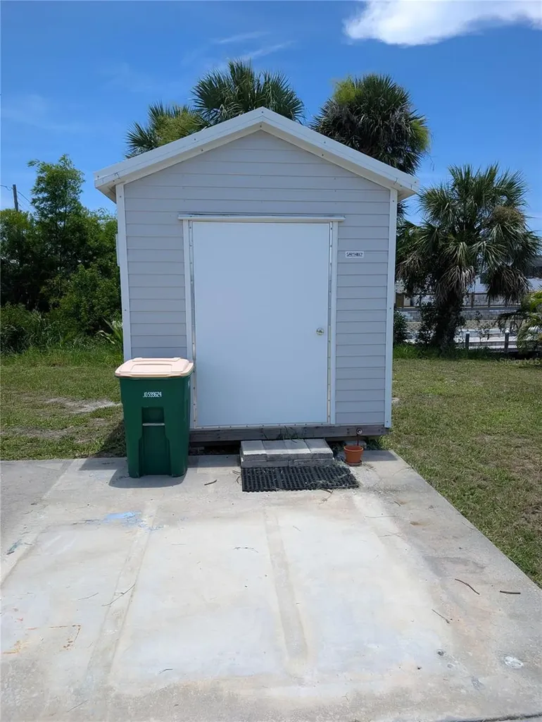 520 Alta Vista Englewood FL 34224