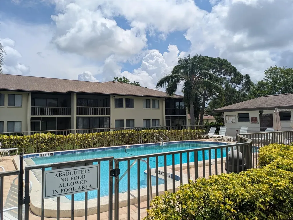 4531 Longwater Sarasota FL 34235