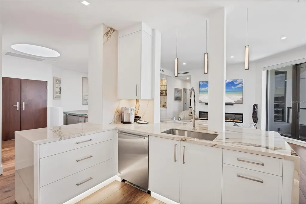 1211 Gulf Of Mexico Drive Longboat Key FL 34228