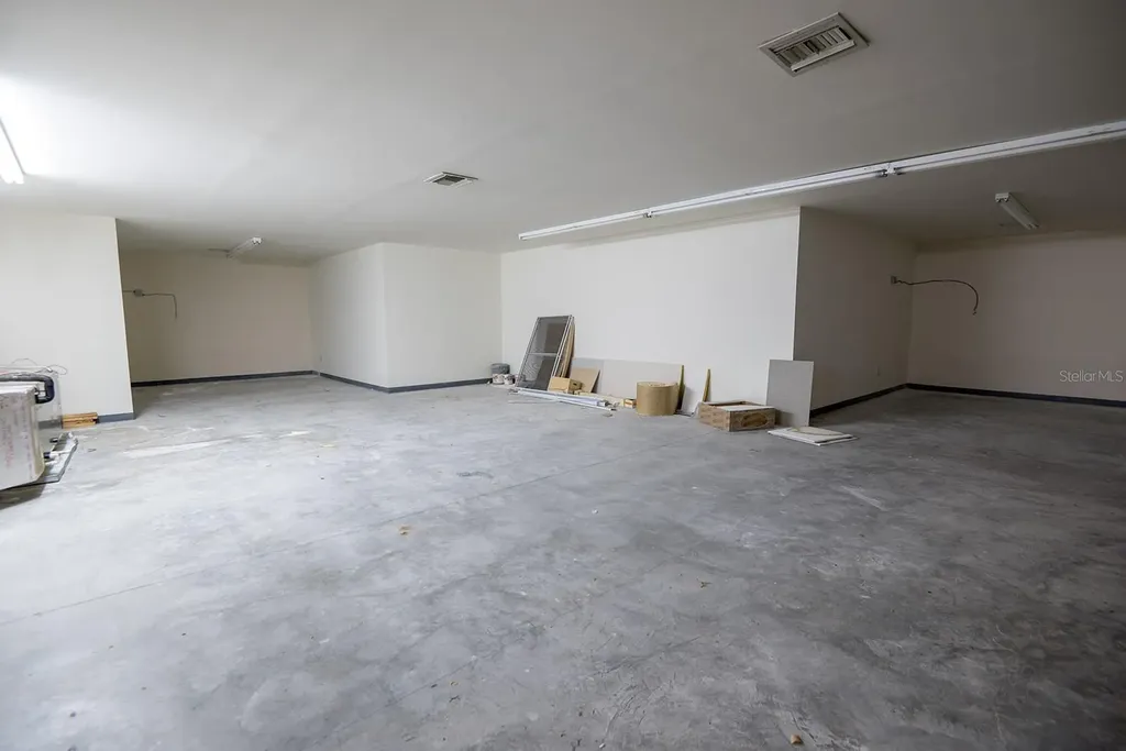 300 W Main Street Lake Butler FL 32054