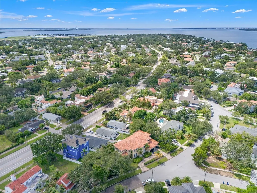 128 W Davis Boulevard Tampa FL 33606