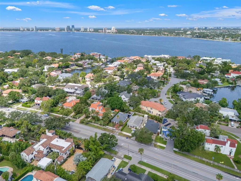 128 W Davis Boulevard Tampa FL 33606