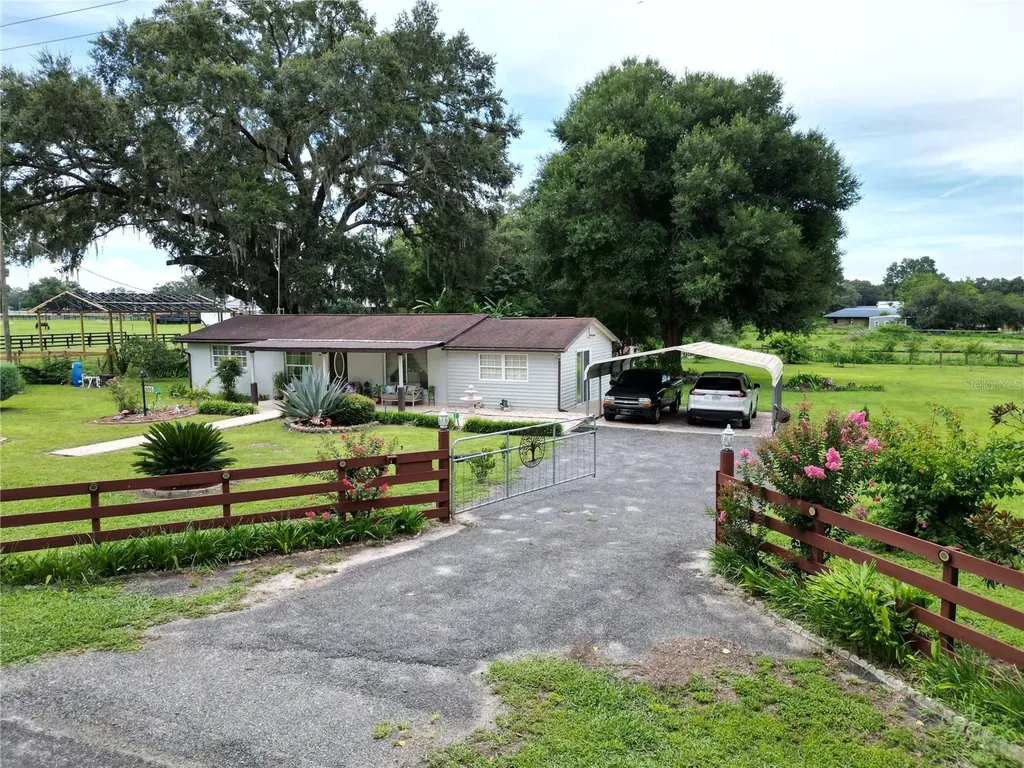 1100 SE 160th Street Summerfield FL 34491