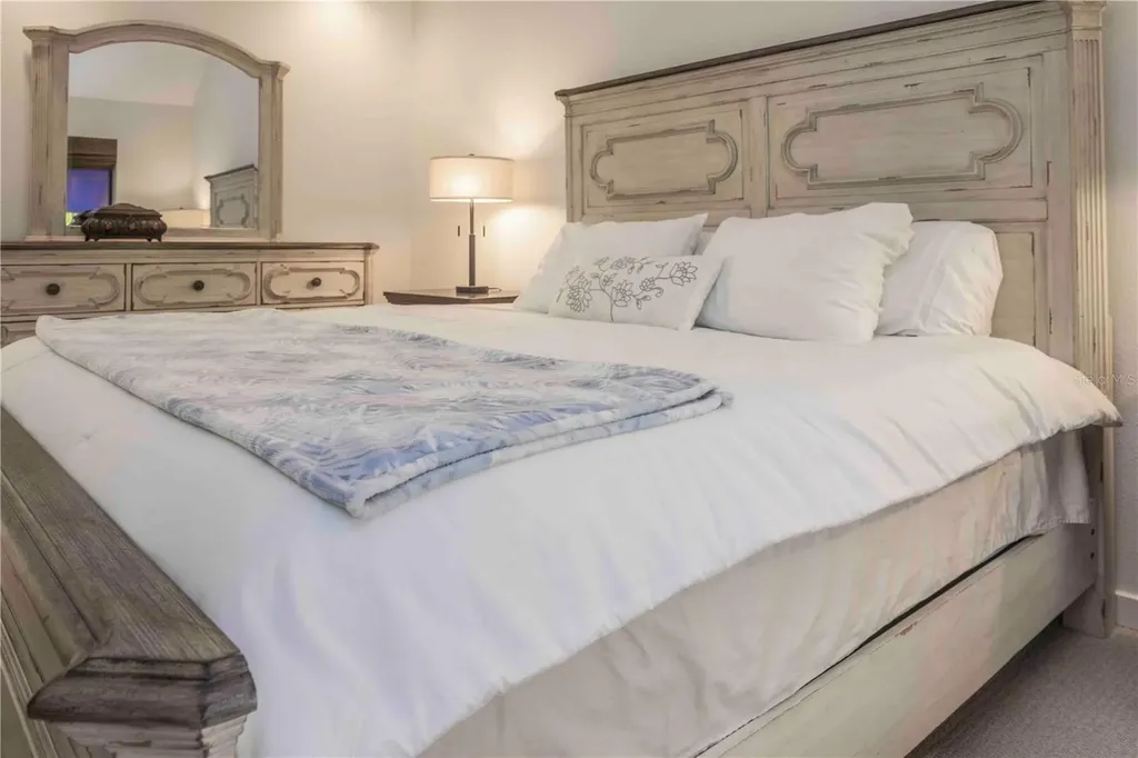 1912 Harbourside Drive Longboat Key FL 34228